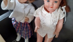  Twee dames poppen uit de jaren 1950(ongeveer) 