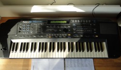  Roland E-70 keyboard 